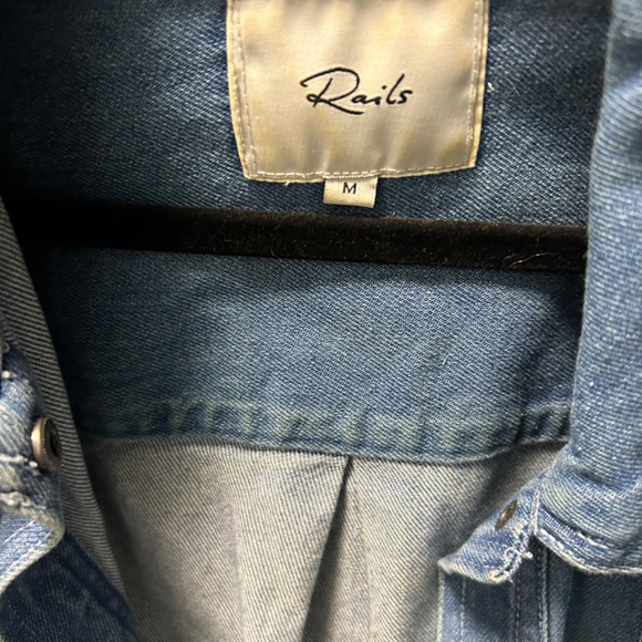 Rails button down - Picture 3 of 3